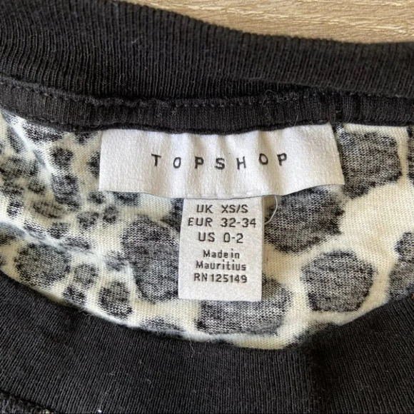 TopShop  Women's Giraffe Boxy Cropped T-shirt - Picture 9 of 13